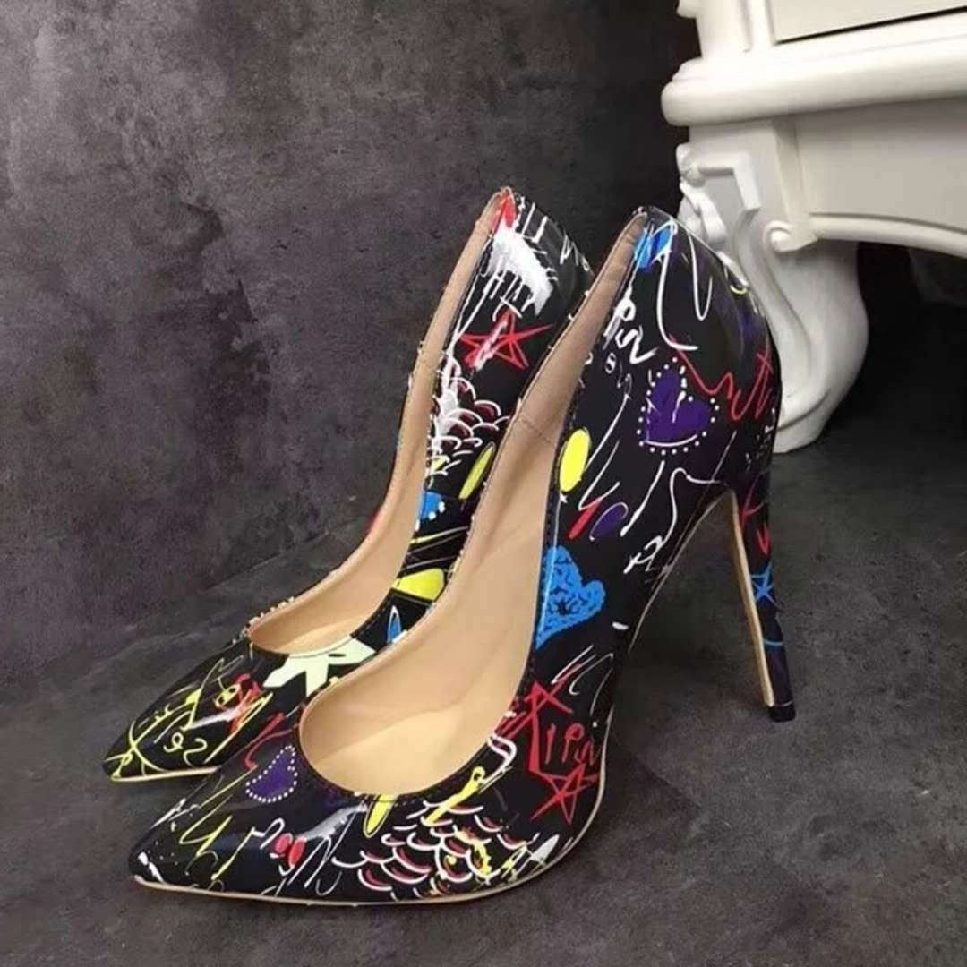 Graffiti pumps - Naughty Girl Essentials