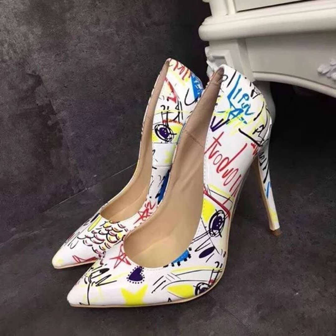 Graffiti pumps - Naughty Girl Essentials