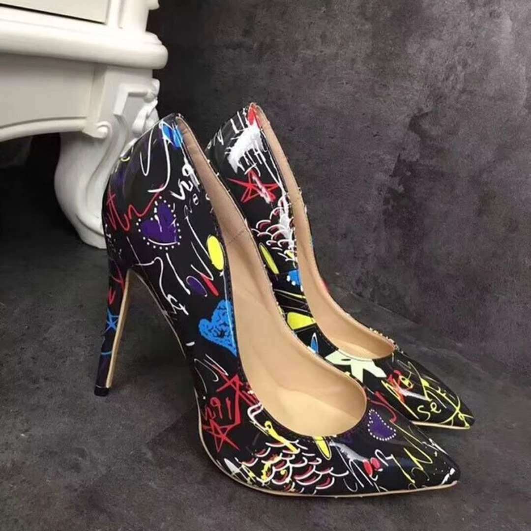 Graffiti pumps - Naughty Girl Essentials