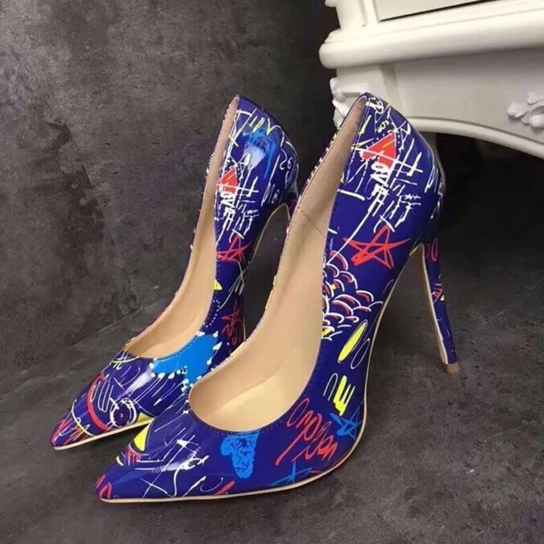 Graffiti pumps - Naughty Girl Essentials